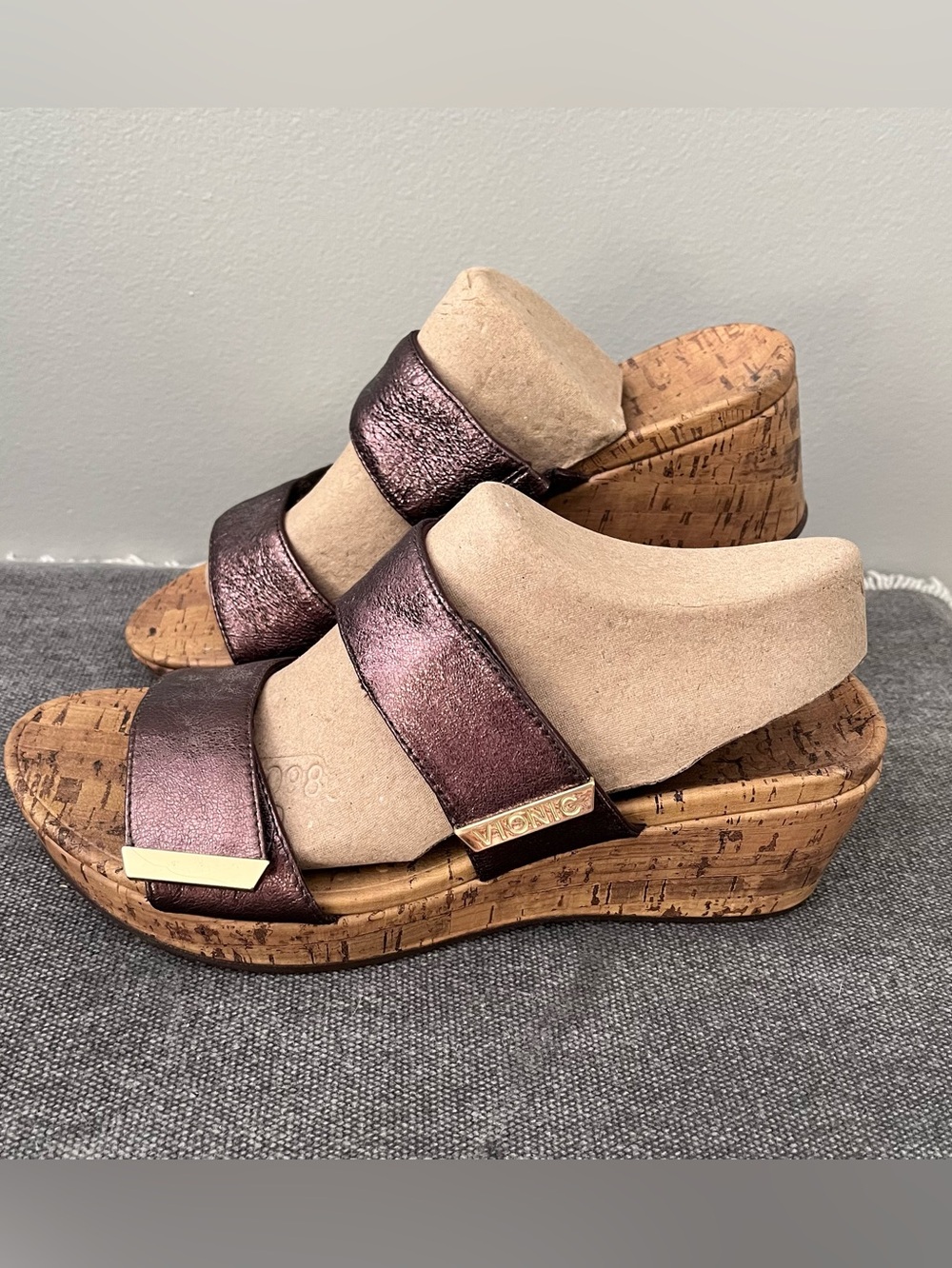 Vionic Pepper Womens
10 Cork Wedge Slip On Metallic Brown Merlot Leather Sandals
